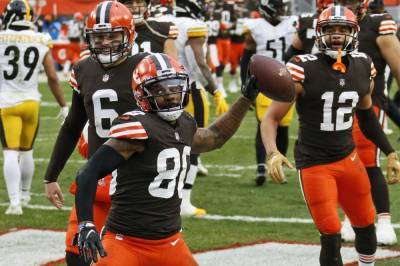 Nick Chubb - Browns end playoff drought, survive late Steelers rally - clickorlando.com - city Pittsburgh - county Cleveland - county Brown - county Baker - city Mayfield, county Baker
