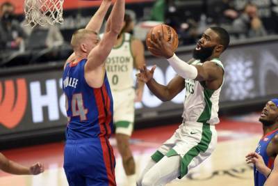 Blake Griffin - Jaylen Brown - Jayson Tatum - Marcus Smart - Tatum lifts Celtics past Pistons for weekend split - clickorlando.com - city Boston - city Detroit