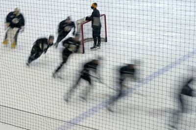 NHL training camps open with sense of urgency - clickorlando.com