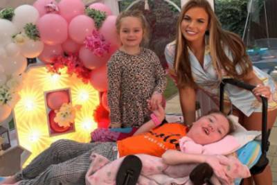 Kelsey Stratford - Towie star Kelsey Stratford’s sister, 8, nearly died from coronavirus as it ‘impacted her whole body’ - thesun.co.uk
