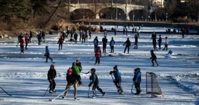 Vera Etches - Anthony Di-Monte - Coronavirus: Ottawa skating rinks, sledding hills getting 25-person caps, Dr. Etches says - globalnews.ca - city Ottawa