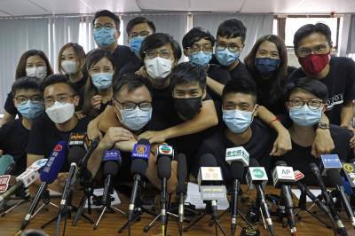 Reports: Dozens of Hong Kong pro-democracy figures arrested - clickorlando.com - China - Hong Kong - city Hong Kong