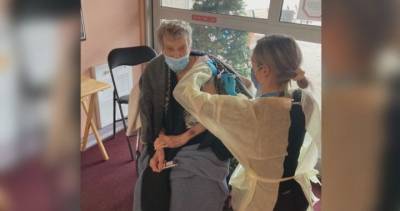 Coronavirus: First long-term care resident vaccinated in Interior Health region - globalnews.ca - region Health - county Oliver