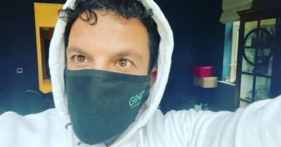 Peter Andre - Peter Andre forced to wear mask in his own home after testing positive for Covid - mirror.co.uk