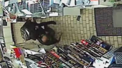 Caught on Camera: Brutal Burlington County strong-armed robbery leaves employee injured - fox29.com - state New Jersey - county Burlington