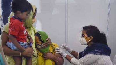 Covid-19: India logs 18,987 fresh cases, 246 new deaths - livemint.com - India