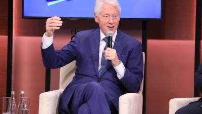 Bill Clinton - Former President Bill Clinton in hospital for non-COVID-related infection - fox29.com - Los Angeles - state California - county Clinton - city Clinton