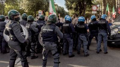 Italy braced for protests as Green Pass comes into effect - rte.ie - Italy