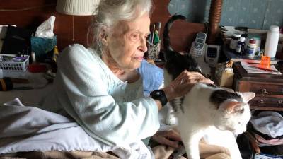 101-year-old woman adopts 19-year-old cat from animal shelter - fox29.com - state North Carolina