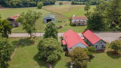 Entire historic Tennessee town for sale for $725K - fox29.com - state Tennessee - county Real - county Valley - city Nashville