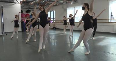 Kelowna, B.C. dance studio uses movement to improve teens’ mental health - globalnews.ca - Ireland