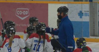 Wearing a mask won’t affect children’s performance on the ice: USask study - globalnews.ca