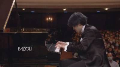 Major win for young Canadians at prestigious piano competition - globalnews.ca