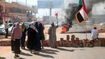 Sudan prime minister held in apparent coup; general declares emergency - fox29.com - Sudan