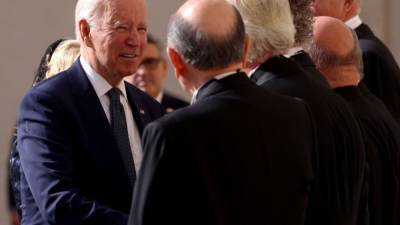Joe Biden - Biden, Pope Francis talk COVID-19, climate change, poverty at Vatican - fox29.com - Vatican - city Vatican