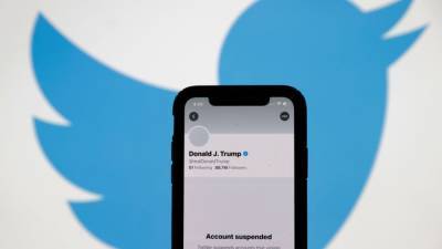 Trump - Trump asks judge to force Twitter to reactivate his account - fox29.com - state Florida