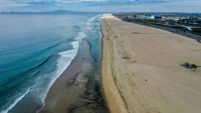 PHOTOS: Massive oil spill off California coast shows impact on wildlife, beachside communities - fox29.com - Los Angeles - state California - county Huntington