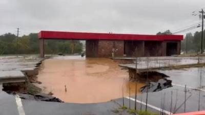 Heavy rain in North Carolina floods mountain areas, fills massive sinkhole - fox29.com - state North Carolina