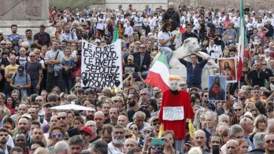 Thousands protest in Rome against Covid health pass - rte.ie - Italy - city Rome