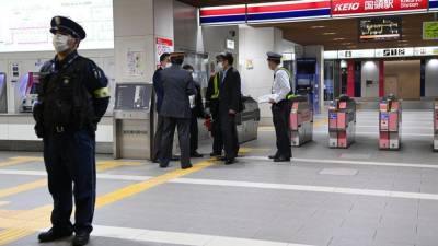 Tokyo train attack: 17 hurt after man goes on stabbing spree - fox29.com - city Tokyo