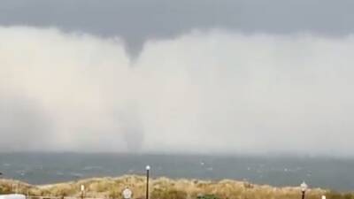 Waterspout filmed off New Jersey coast amid northeast tornado warnings - fox29.com - state New Jersey