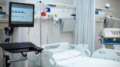 Paul Reid - Covid hospitalisations up 26 as ICU remains above 100 - rte.ie - Ireland