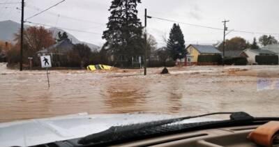 Entire city of Merritt, B.C. forced to evacuate due to flooding - globalnews.ca - city Entire