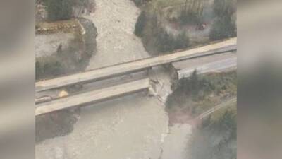 Deputy premier discusses provincial disaster plan as mudslides shut down major B.C. highways - globalnews.ca