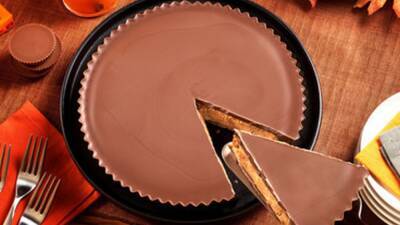 Reese's pie-size peanut butter cup for Thanksgiving sells out within hours - fox29.com