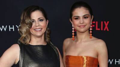 Selena Gomez - Mandy Teefey - Daniella Pierson - Selena Gomez's Mom Mandy Teefey Details Near Fatal Health Scare - etonline.com