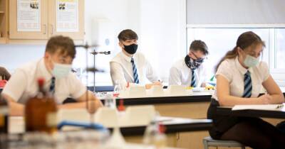 Head makes 'difficult decision' to close secondary school amid Covid outbreak - manchestereveningnews.co.uk - Britain - city Manchester