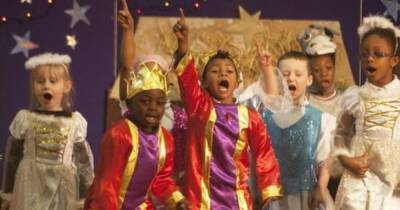 Parents 'gutted' as schools ban audiences from nativities amid Covid - manchestereveningnews.co.uk - city Manchester