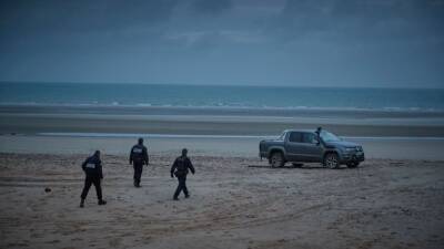 Gérald Darmanin - Kids, pregnant women among 27 migrants killed crossing English Channel - fox29.com - Britain - France