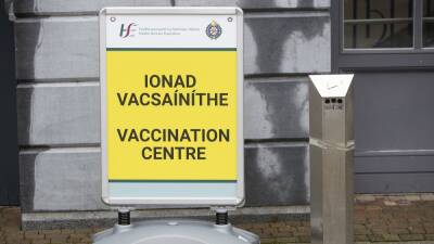 Walk-in vaccine clinics for health workers, 60-69 age group - rte.ie - Ireland