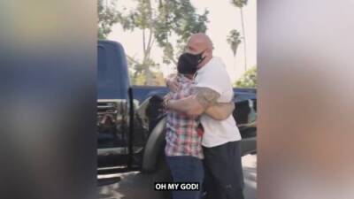 Dwayne ‘The Rock’ Johnson gifts his own personal truck to Navy veteran - globalnews.ca