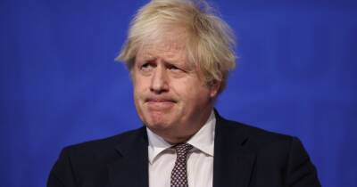 Boris Johnson - What do you think about the government's plans to combat the new Omicrom Covid variant? Let us know by filling in our survey - manchestereveningnews.co.uk - Britain
