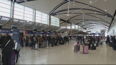 Joe Biden - Holiday pandemic travel: TSA screens nearly 2.5M people on Sunday alone - fox29.com - Usa - Los Angeles