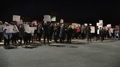 Gloucester Township Public Schools teachers protest over expired contract - fox29.com - county Gloucester