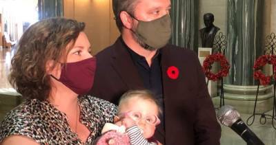 Saskatchewan baby awaiting MRI visits legislature as government announces service resumption - globalnews.ca