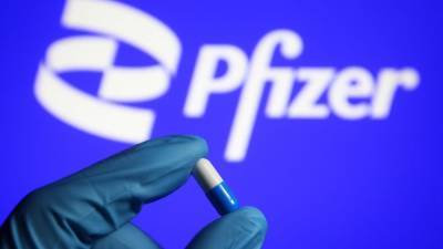 Pfizer says COVID-19 pill cut hospital, death risk by nearly 90% - fox29.com - New York - Britain