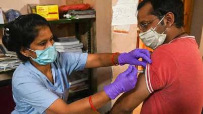Maharashtra city directs petrol pumps to check customers' Covid vaccination certificates - livemint.com - India - city Maharashtra