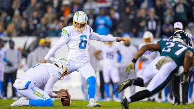 Justin Herbert - Chargers bolt past Eagles on last second field goal, 27-24 - fox29.com - Los Angeles - state Pennsylvania - city Los Angeles - county Eagle - Philadelphia, state Pennsylvania - city Philadelphia, county Eagle - Lincoln