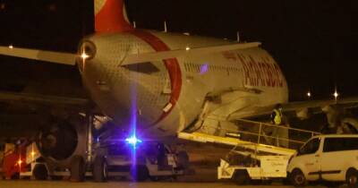 Bloke ‘fakes’ health emergency to allow 21 people to flee plane in Spain - dailystar.co.uk - Spain - Turkey - Morocco