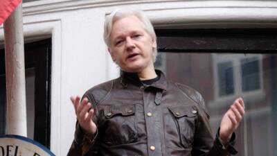 Julian Assange - Vanessa Baraitser - British Court opens door for Julian Assange extradition to United States - fox29.com - New York - Usa - Britain