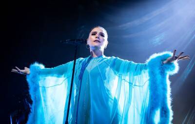 Jessie Ware - Jessie Ware postpones the rest of her UK tour after crew members contract COVID - nme.com - Britain
