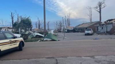 Greg Abbott - Texan on hunting trip in Tennessee helped search for survivors following tornado - fox29.com - state Illinois - state Tennessee - state Kentucky - state Texas - county Bedford - city Chattanooga, state Tennessee - city Mayfield, state Kentucky