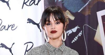 Selena Gomez - Selena Gomez thinks wearing makeup as a child star affected her mental health - msn.com