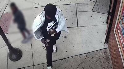 Philadelphia robbery suspect fired at store employees who followed him, police say - fox29.com