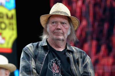 Neil Young - Neil Young Won’t Return To Touring Until COVID Is ‘Beat’ - etcanada.com