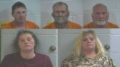 5 arrested for stealing from Kentucky tornado victims, deputies say - fox29.com - state Kentucky - county Graves